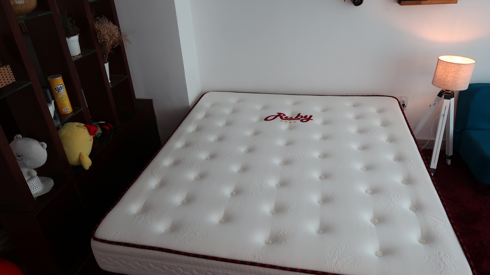 Nệm lò xo túi Ruby 2 viền vải gấm xốp có thực sự tốt không?