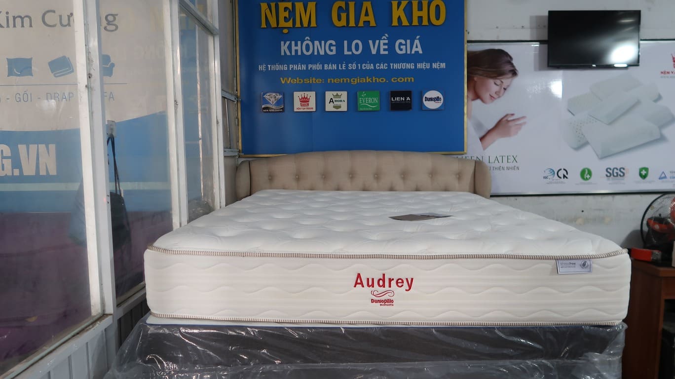 Nệm lò xo Dunlopillo có tốt không