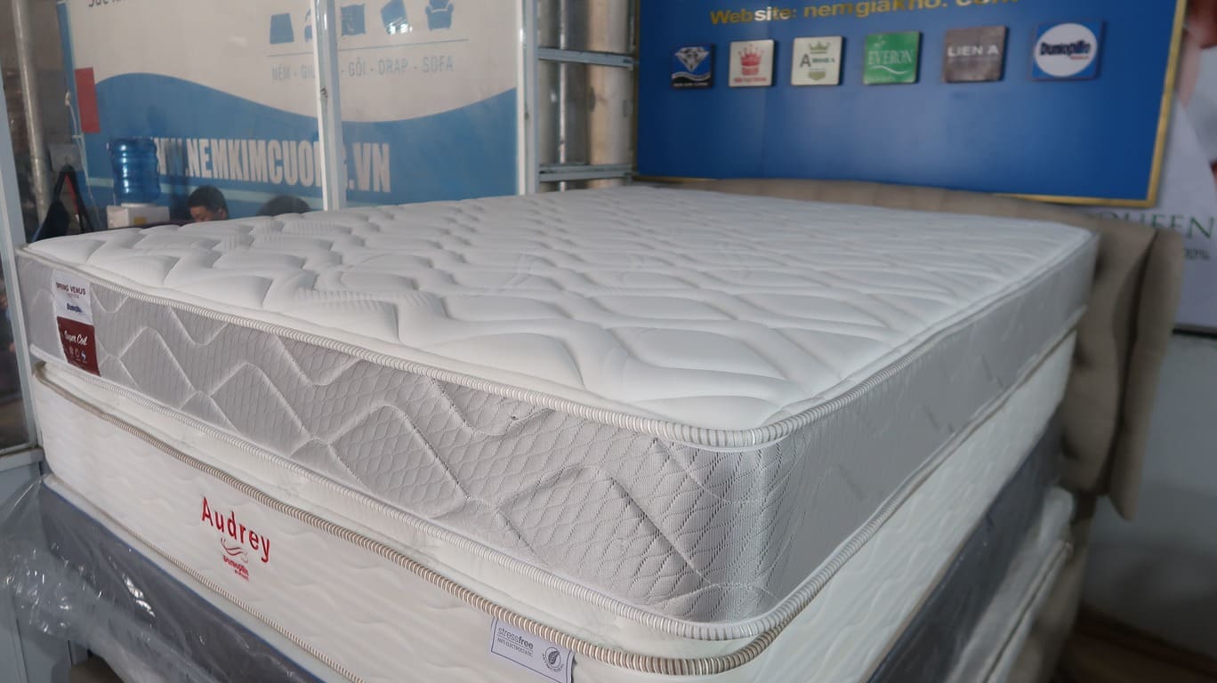 Nệm lò xo Dunlopillo có tốt không