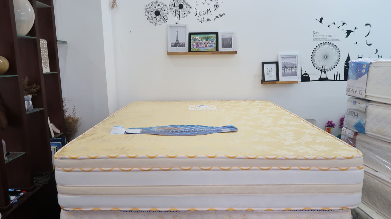 So sánh nệm cao su vina mattress với lò xo kim cương