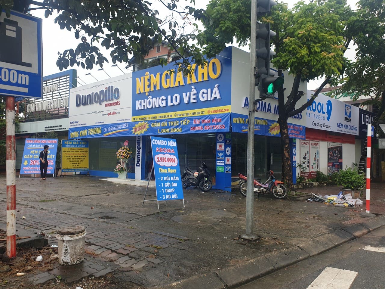 Khai trương showroom nệm giá kho Long Biên 2
