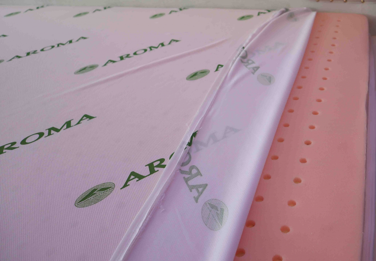 Nệm cao su non là nệm gì ?