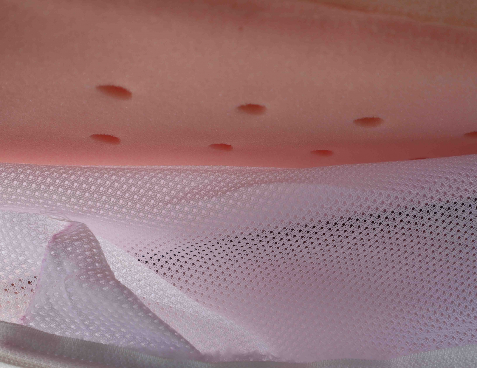 Nệm cao su non là nệm gì ?