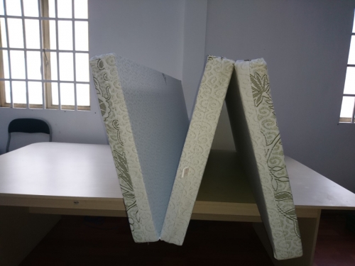 Nệm bông ép everon 10cm giá bao nhiêu ?