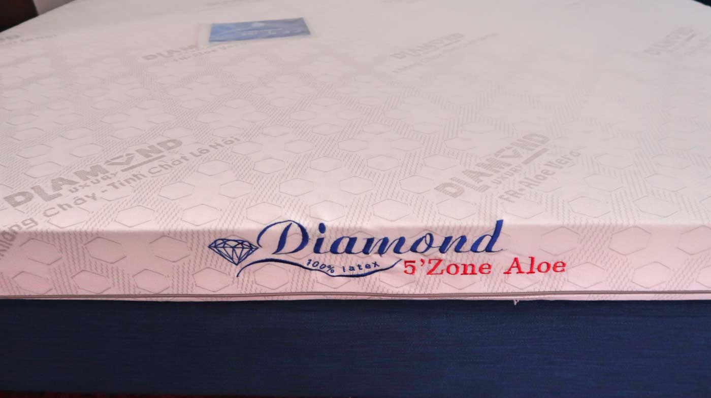 Nệm cao su Kim Cương Diamond 5'Zone ALOELUX 4 Nệm cao su Kim Cương Diamond 5'Zone ALOELUX