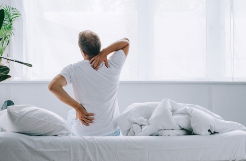Người Bị Thoát Vị Đĩa Đệm Nên Nằm Nệm Gì Để Trị Liệu