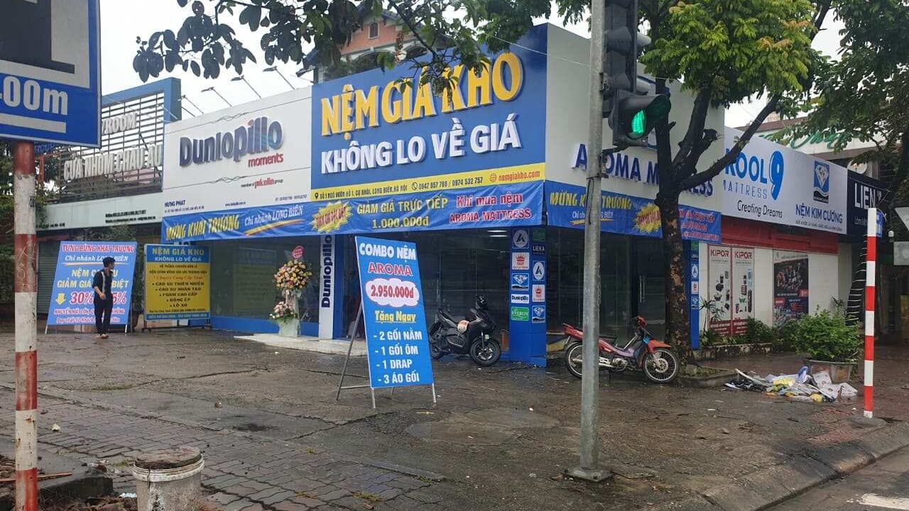 Khai trương showroom nệm giá kho Long Biên 2