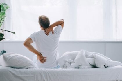 Người Bị Thoát Vị Đĩa Đệm Nên Nằm Nệm Gì Để Trị Liệu